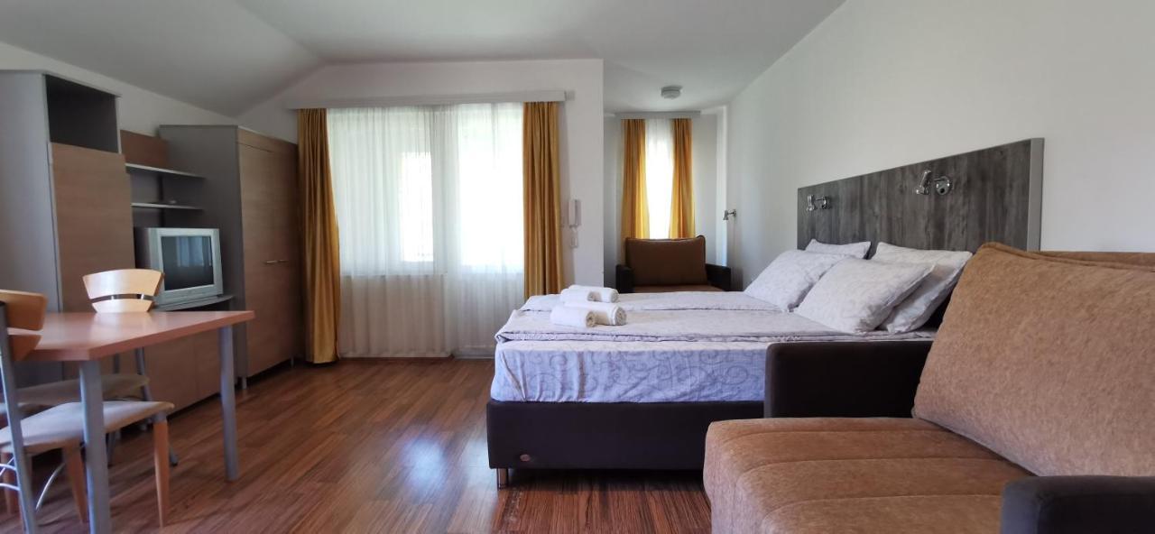 Apartments Banjica Соко Баня Екстериор снимка